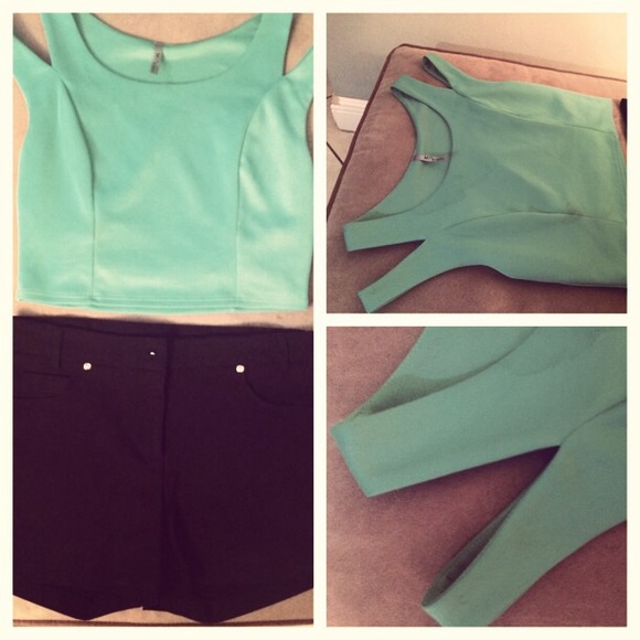 Tops - Teal Crop Top💙AVAILABLE