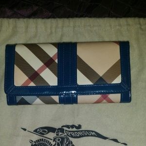 SOLD! Authentic burberry nova check penrose wallet