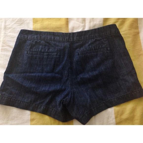 ✨SOLD ON VINTED✨ Gap shorts - Picture 2 of 3