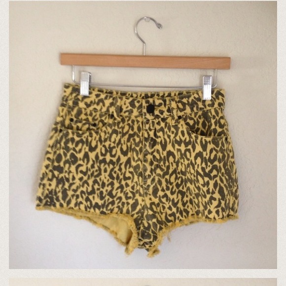 Bundle for @useyourgills