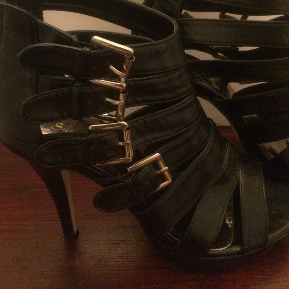 High heels - Picture 2 of 4