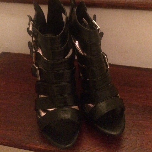 High heels - Picture 3 of 4