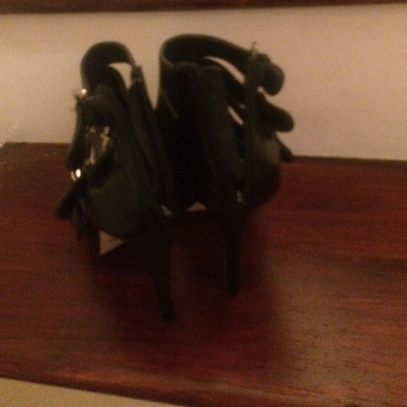 High heels - Picture 4 of 4