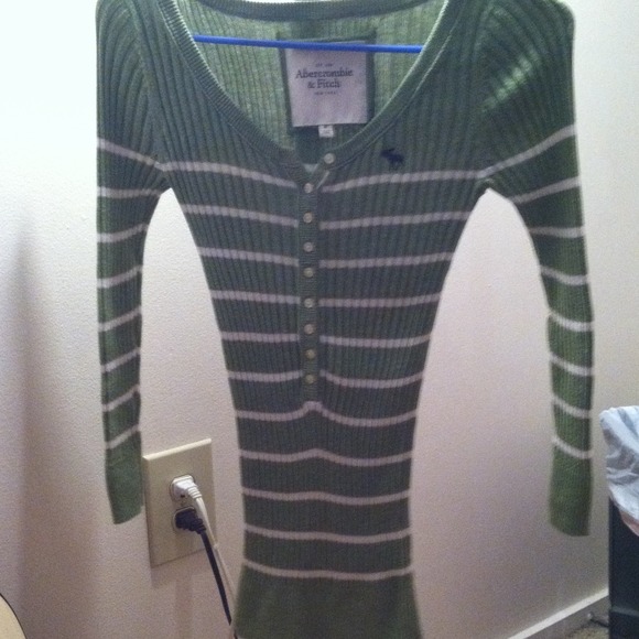 Green A&F button down 3/4-sleeve sweater - Picture 1 of 4