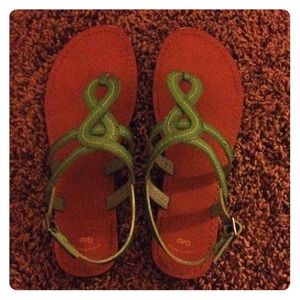 Gap sandals