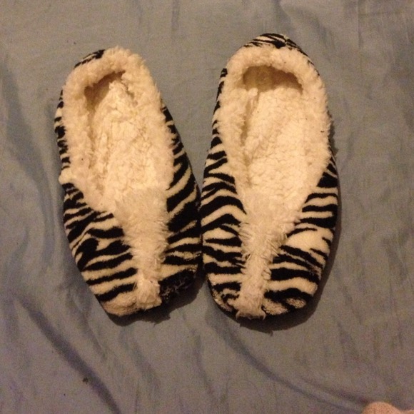 FUZZY Zebra slippers