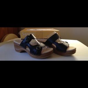 Dansko 38 sandals