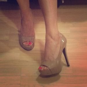 Aldo nude/tan open toe heels