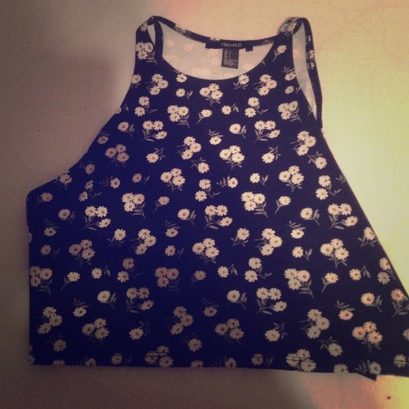 Daisy crop top NWOT