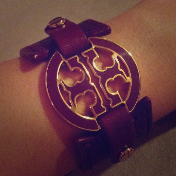 🎀SOLD🎀Tory Burch Bracelet Cuff