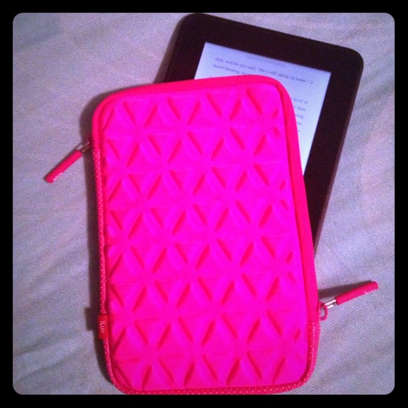 iLuv Kindle Fire HD/ iPad mini sleeve