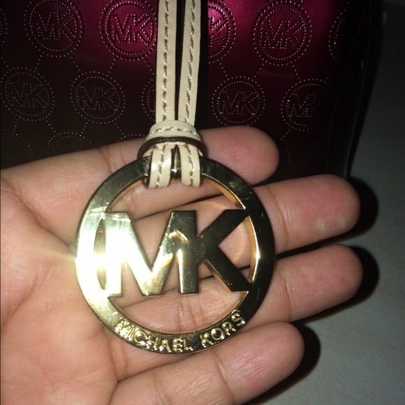 🚫Sold🚫Mk Medium Grayson Wine color - Picture 6 of 6