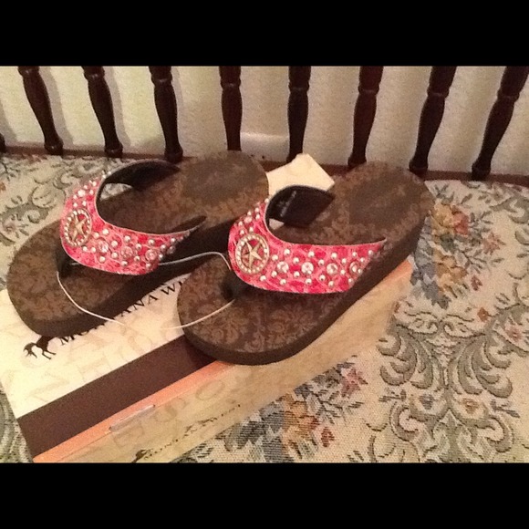 Flip Flops - Picture 4 of 4