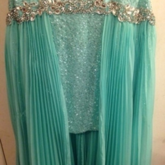 Prom Dress! - Picture 3 of 4