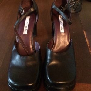 Cute cute cute black heels!!!