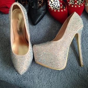 Glitter pumps