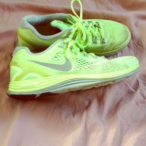 🚫On Hold🚫 Nike LUNARGLIDE 4 Shoes 💕