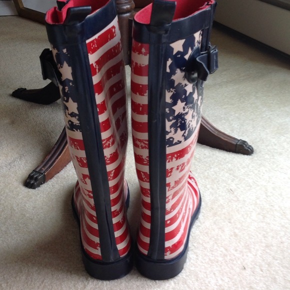 donated this weekend ☔️ - Picture 2 of 3