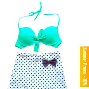 High-Waisted Vintage Inspired Swimsuit Size M