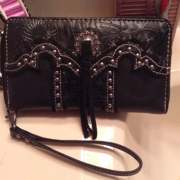 SOLD @gabi5354💜MONTANA WEST WALLET💜