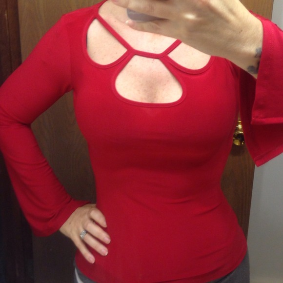 SEXY red top!