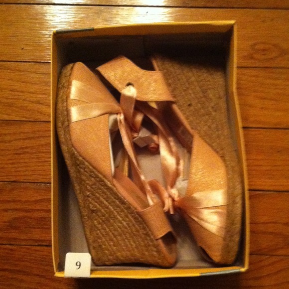Brand new gold/peach wedge! Size 9