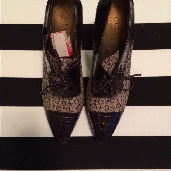 Guess by Marciano Booties👑 - Picture 2 of 3