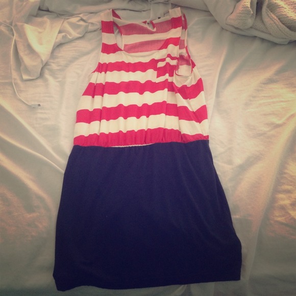 Cute stripped dress from forever 21 - Picture 1 of 4