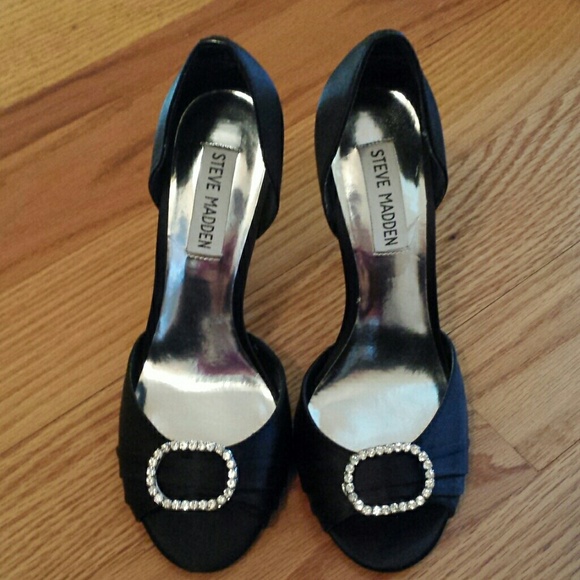 Classy heels that will never go out of style - Picture 1 of 2