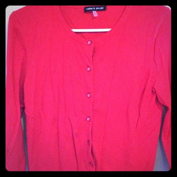 Red Cable & Gauge sweater. Sz M