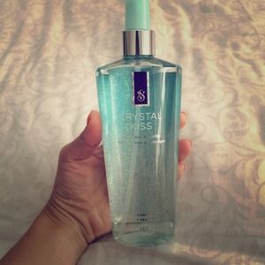 Crystal kiss VS body spray 💙