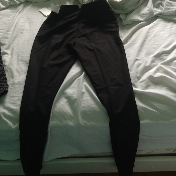 Cute black dress pants - Picture 2 of 3