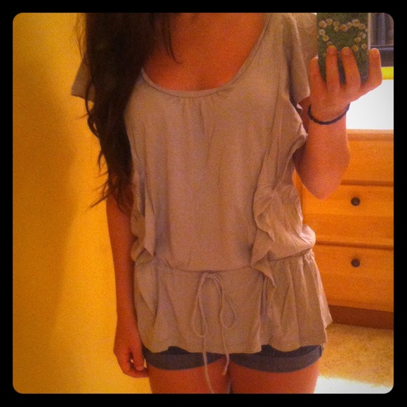 American Eagle ruffled top