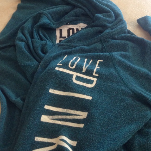 Victorias Secret Pink sweat shirt zip up ⬆️