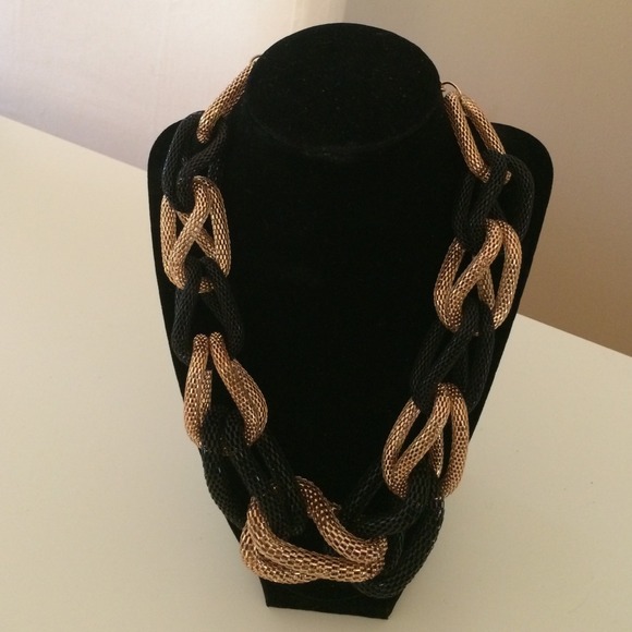 Black And Gold Link Necklace