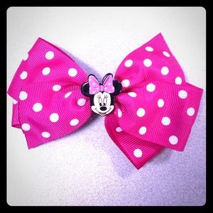 Minnie Mouse hair clip