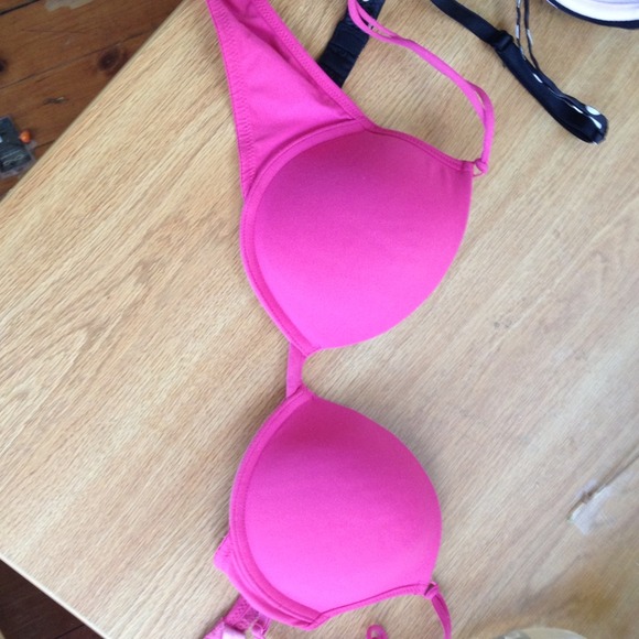 ON HOLD Pink Victoria's Secret bra