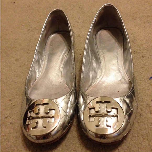 Cute tory burch silver flats