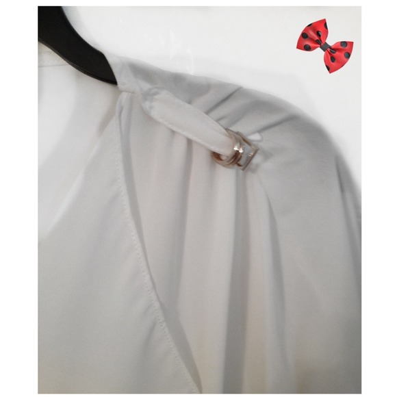 White Ruffled Chain Link Blouse - Picture 2 of 4