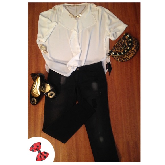 White Ruffled Chain Link Blouse - Picture 4 of 4