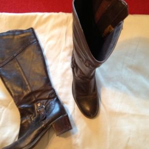 Dark brown knee boots.