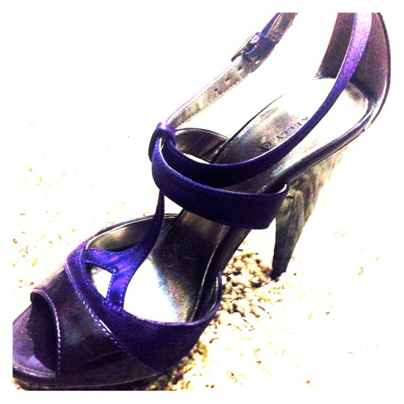 !!REDUCED PRICE!!Deep Purple Heels!