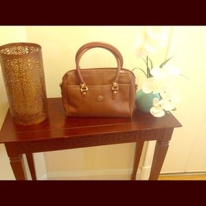 Beautiful genuine leather purse. Brown leather.