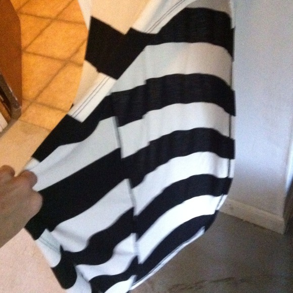 TRADED  Black and white stripped long summer dress - Picture 2 of 2