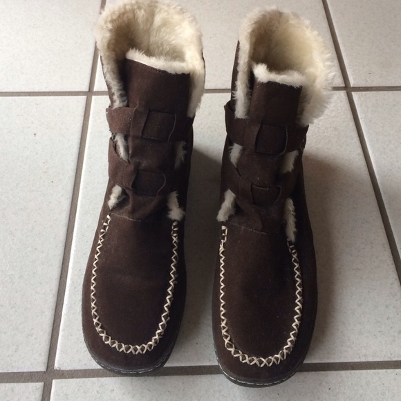 Ankle high boots