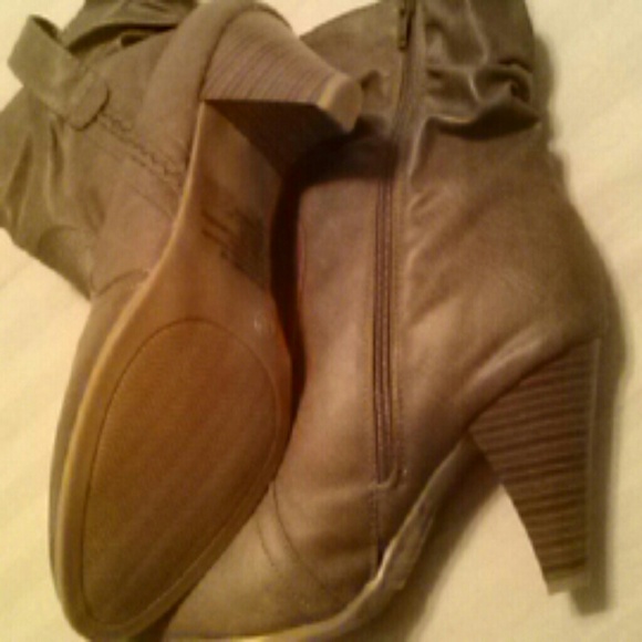 BOOT - Picture 3 of 3