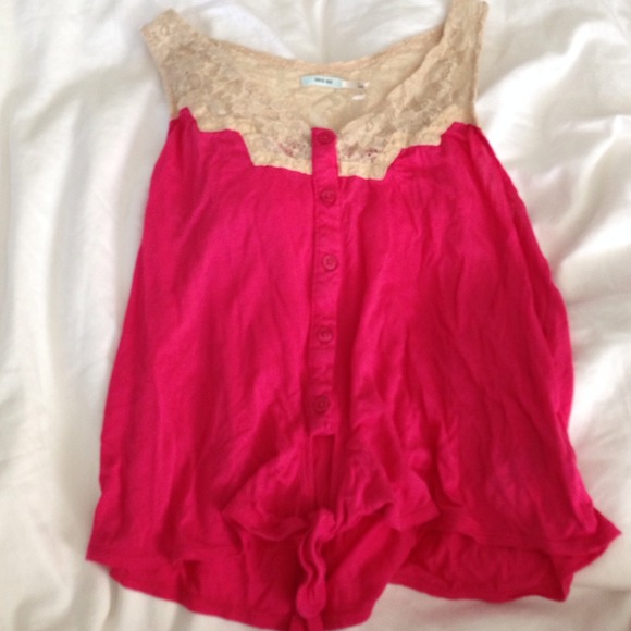 pink crop top