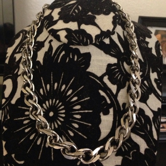 Chunky short silver chain necklace