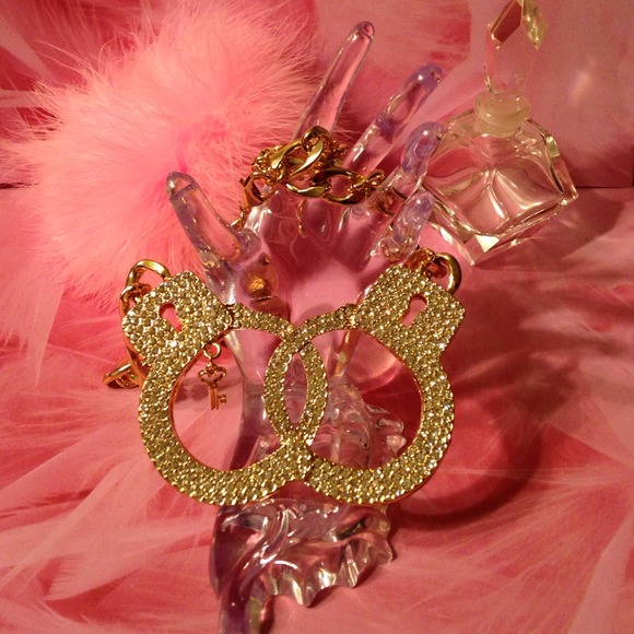 💎Big Blinged 💎Out Handcuff with key necklace