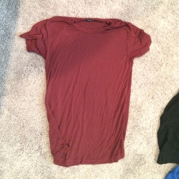 Basic burgundy shirt